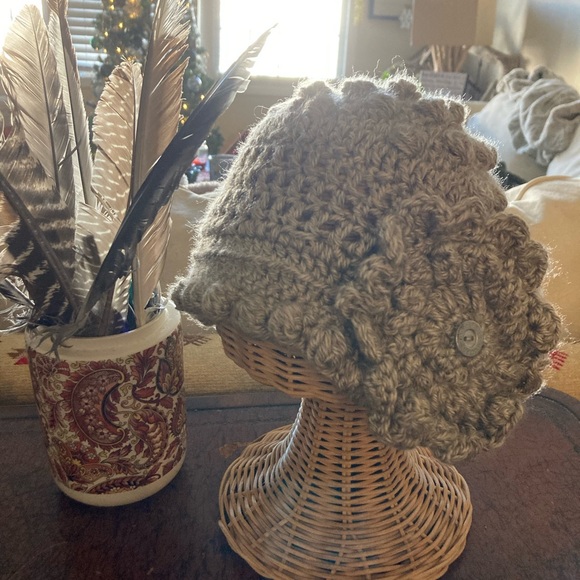 HANDMADE KNIT HAT - Picture 12 of 13